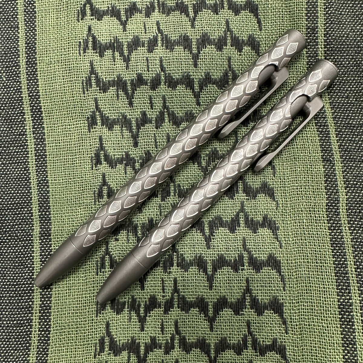 1b52f7e0-3f24-4013-8dc9-64ff49b3007b_SPPDSMSSW_1.jpg Smooth Precision Pens - SPPDSMSSW - Dragon Scales - Bolt Action - Mini Size - Stonewashed TI - Image 1