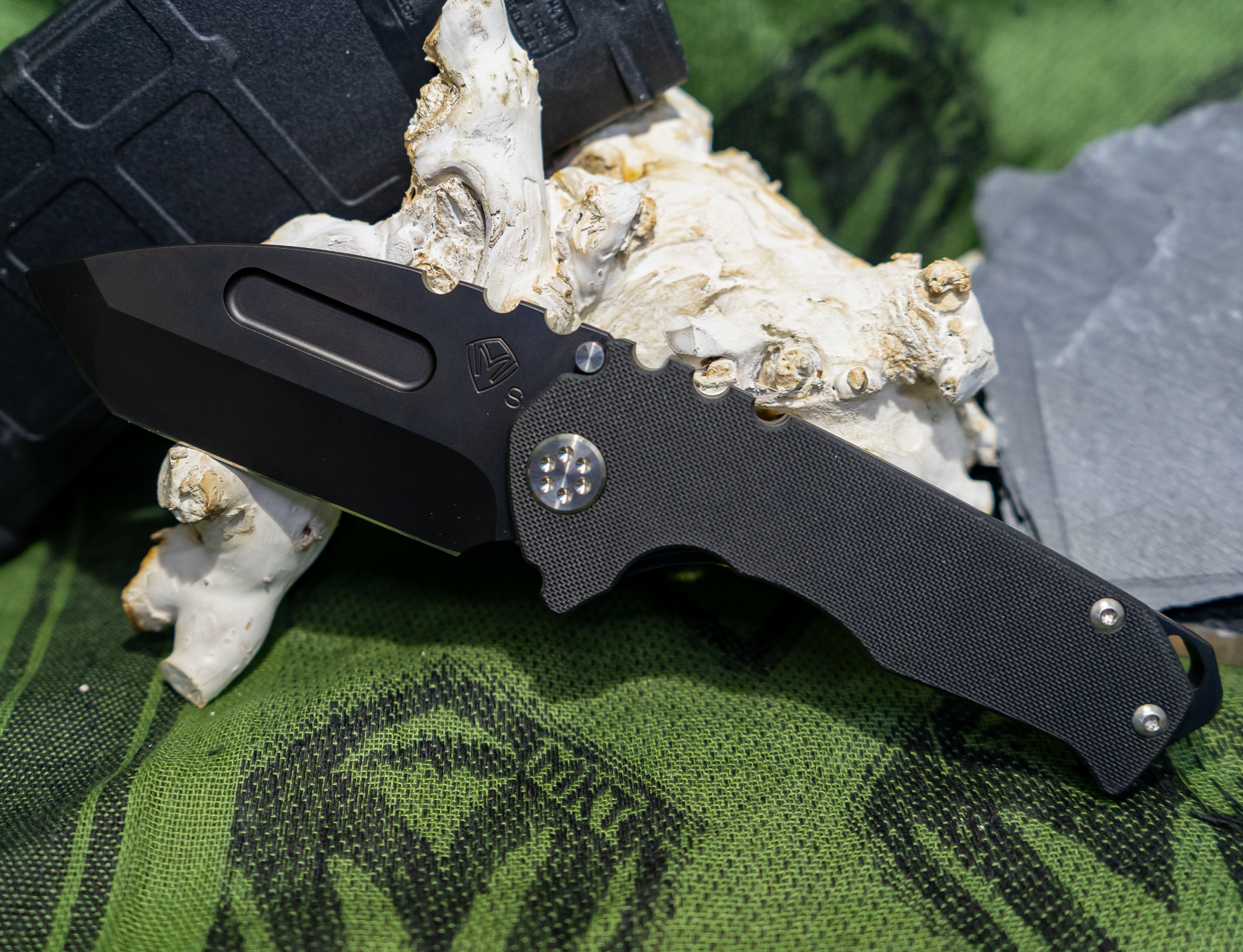 556b1d1d-3701-4a5c-ad38-b2088910e9b3_MK028SPT-08PV-TSCP-BP_1.jpg Medford Knife - MK028SPT-08PV-TSCP-BP - Praetorian Genesis G - Tanto Folding Knife - S35VN G10 - Black - Image 1