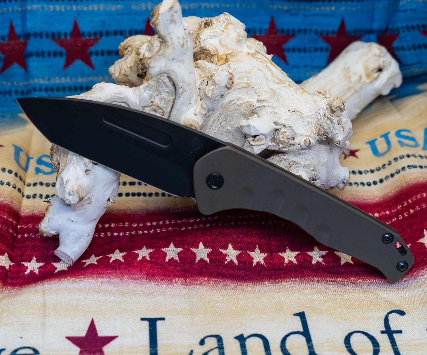 74a24249-a1a6-465d-9442-aca05a4e4666_MK208SPT-36A1-TPCP-Q4_1.jpg Medford Knife - MK208SPT-36A1-TPCP-Q4 - Praetorian Slim - Tanto Folding Knife - S35VN - Bronze - Image 1